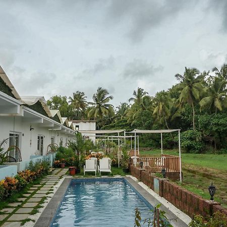 Whiteflower Resort Morjim Exterior foto