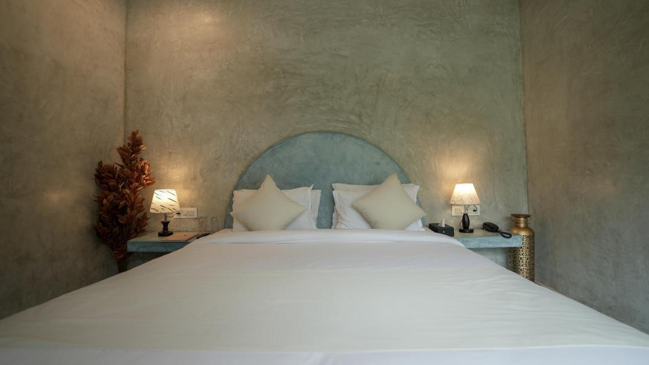Whiteflower Resort Morjim Exterior foto