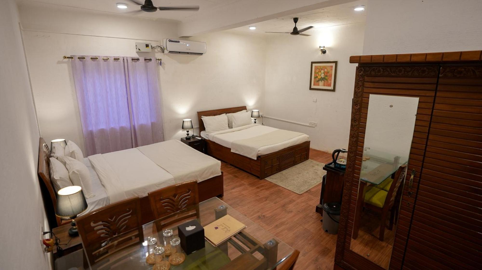 Whiteflower Resort Morjim Exterior foto