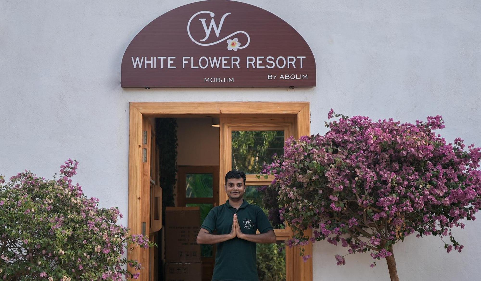 Whiteflower Resort Morjim Exterior foto