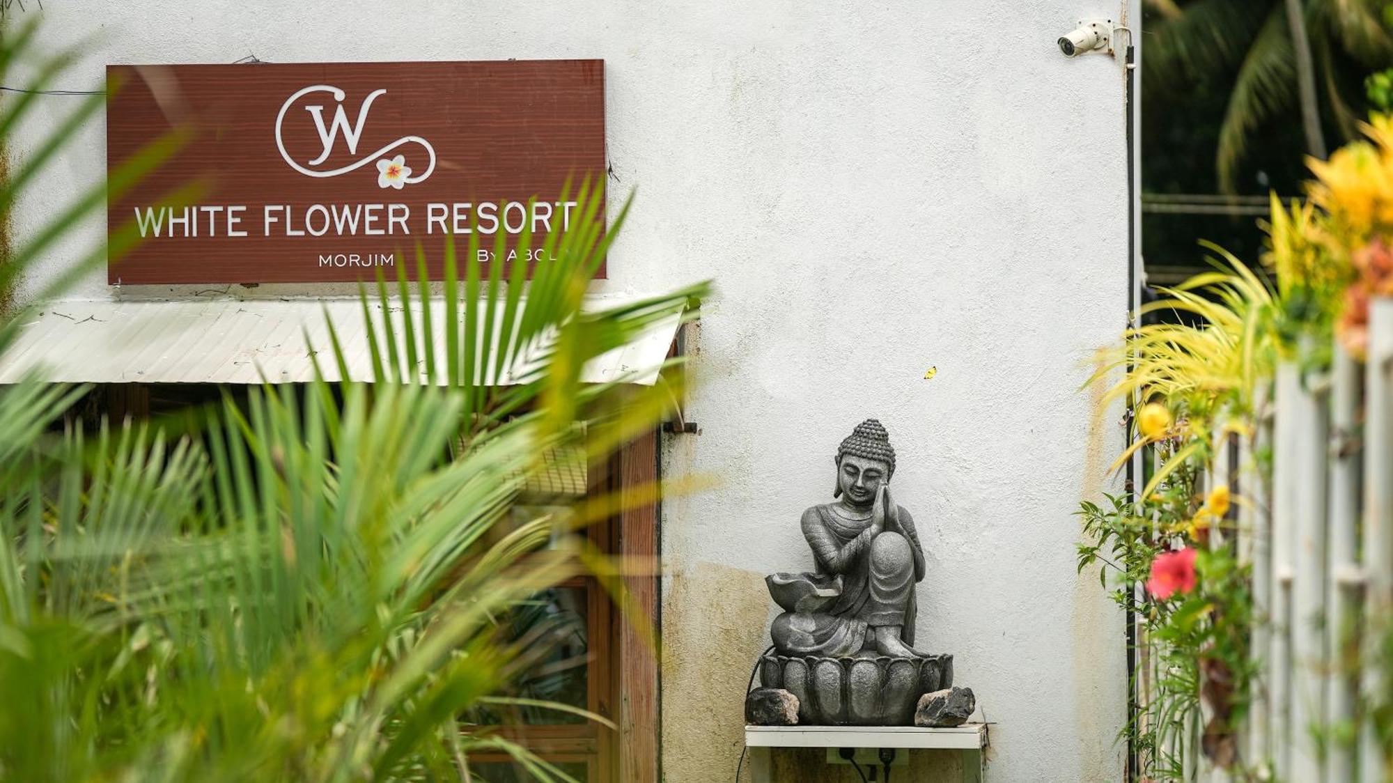 Whiteflower Resort Morjim Exterior foto
